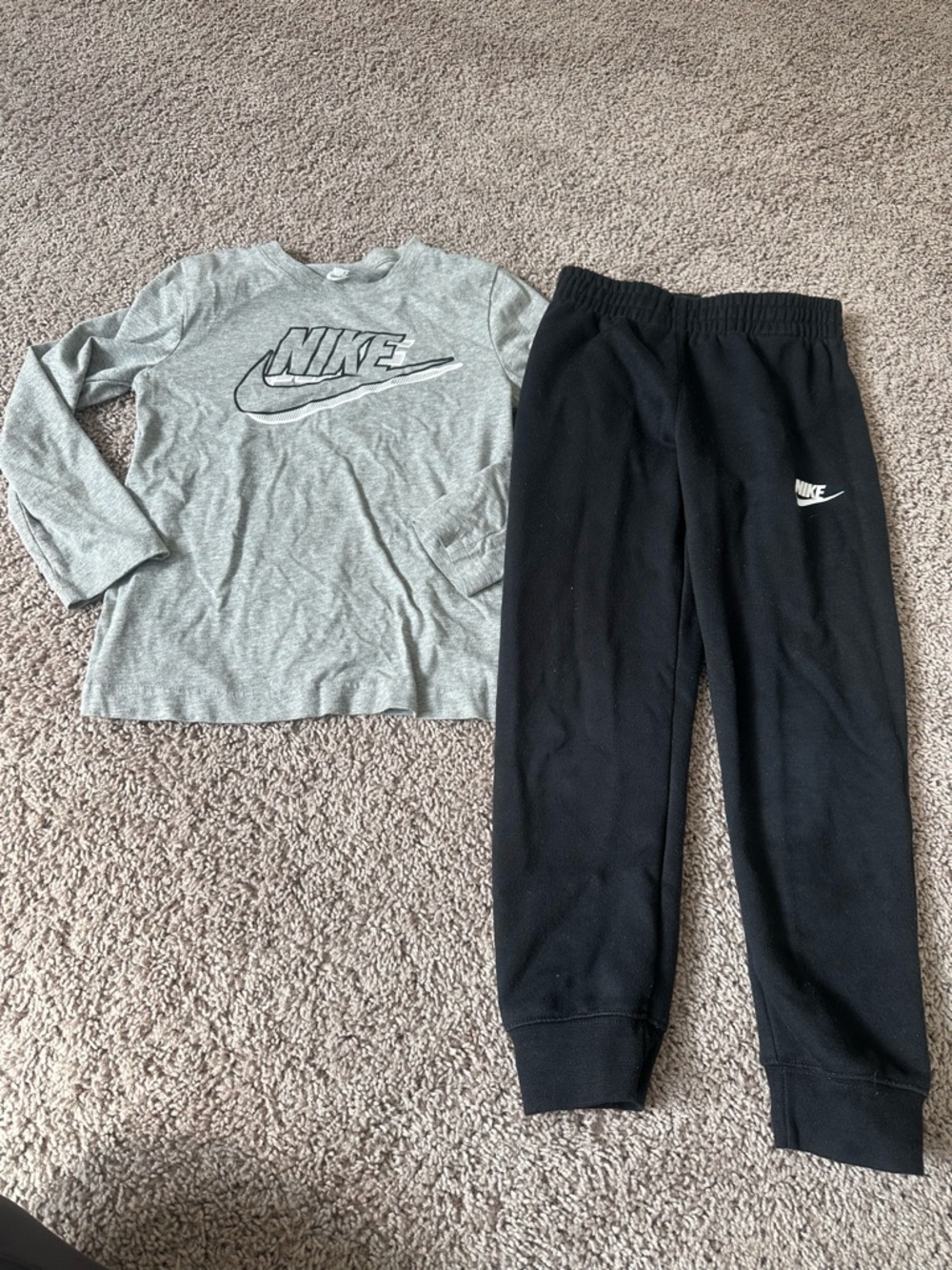 Nike Kids Gray Long-Sleeve Tee and Black Joggers Set